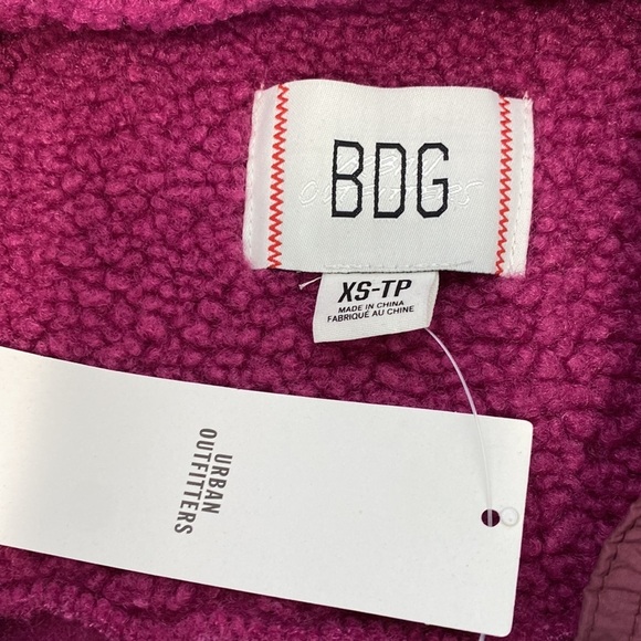 Urban Outfitters BDG Kas Sherpa Pieced
Oversized Pullover Sweatshirt Plum/Purple - Picture 14 of 16